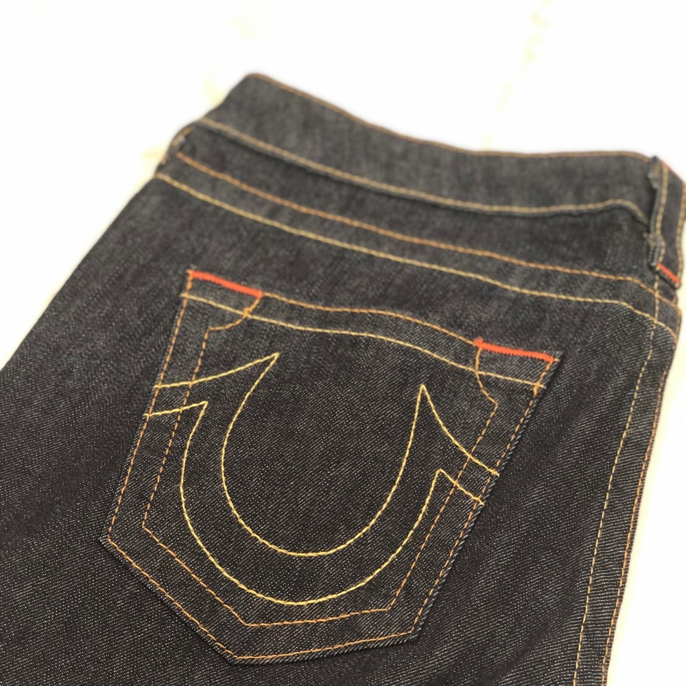 True Religion Skinny Jeans! 98% cotton 2% spandex - Picture 2 of 10